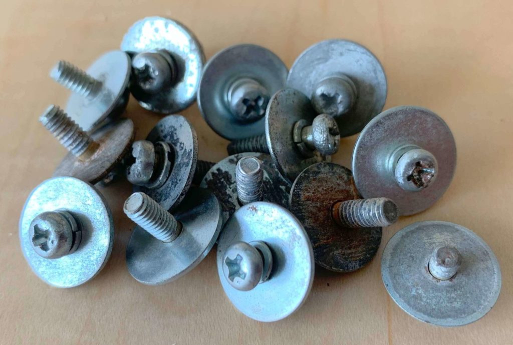 Pearl mounting screws